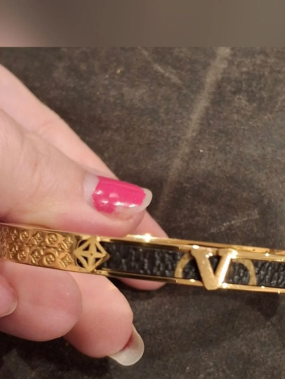 18k Gold Plated Luxury Letter V Bangle Bracelet